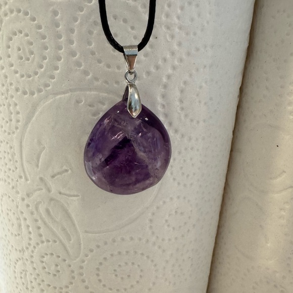 Amethyst Necklace CHOOSE 1 light stone  or darker stone 1.75” pendant on cord - Picture 7 of 11